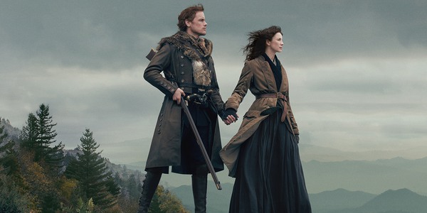 Claire i Jamie w Outlanderze.
