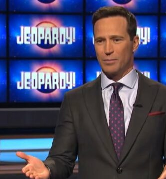 LeVar Burton, Ryan Reynolds i inne gwiazdy reagują na Mike'a Richardsa, który rezygnuje z funkcji stałego gospodarza Jeopardy 3 5f78d9b244e762e9f8ce6c08f568ad7ad62a8eb6