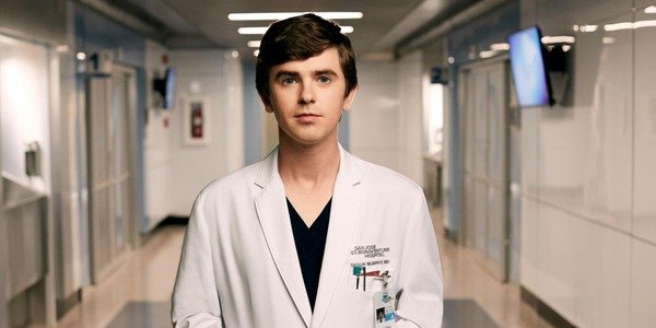 Freddie Highmore w 