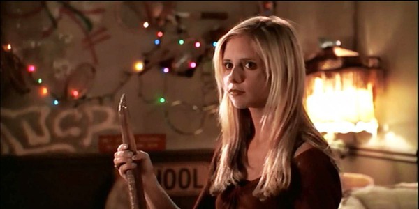 Sarah Michelle Gellar jako Buffy w Buffy the Vampire Slayer.