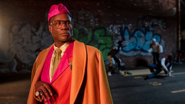 Billy Porter jako Pray Tell w pozie na FX.