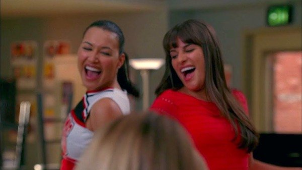 Rachel i Santana w Glee.