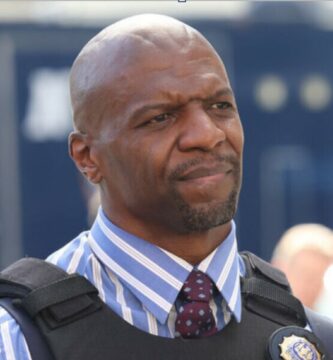 Dlaczego ekipy Terry'ego z Brooklyn Nine-Nine tak długo odmawiały zakończenia serialu po ośmiu sezonach 2 3b6556cee26b2513972d6047494670ddaadb96d0