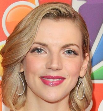 Kara Killmer z Chicago Fire ujawnia, czego fani powinni oczekiwać w sezonie 10 1 l intro 1632338762