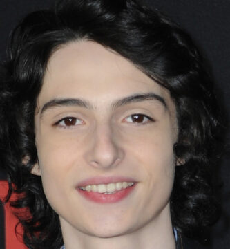 Finn Wolfhard właśnie powiedział o swoim nadchodzącym debiucie reżyserskim 3 l intro 1636237133