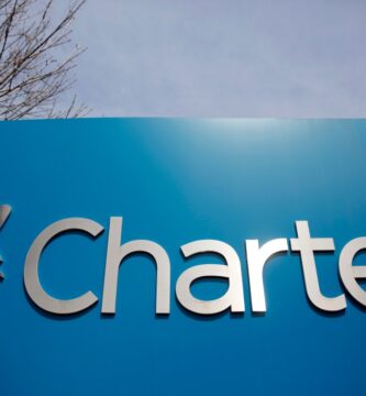 Dyrektor generalny Charter, Tom Rutledge, mówi, że wysiłki Netflix, aby ograniczyć udostępnianie haseł, to "punkt, który staraliśmy się osiągnąć od lat” 3 Charter HQ