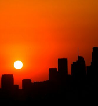 Los Angeles Covid szybko rośnie; Tylko czas pokaże, czy hospitalizacje pójdą w ślady 3 Downtown Los Angeles skyline