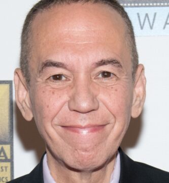 Prawo i porządek: postać SVU, o której prawdopodobnie zapomniałeś, zagrał Gilbert Gottfried 2 l intro 1649799047