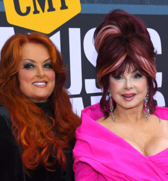 Wynonna Judd and Naomi Judd