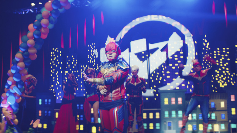 Kamala Khan na scenie na AvengerCon w Ms. Marvel