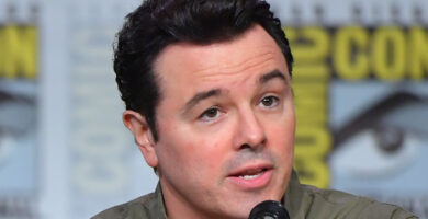 Seth MacFarlane ujawnia, jak Simpsonowie zainspirowali Family Guy 26 l intro 1654986041