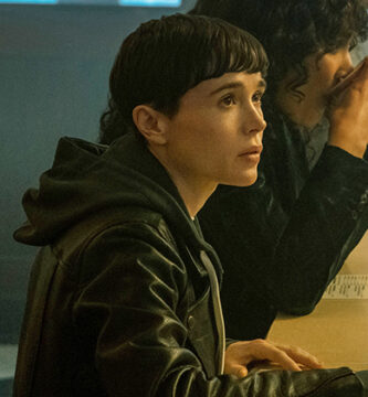 Szef Akademii Umbrella przedstawia Viktora w sezonie 3: "Jestem naprawdę dumny z tego, jak to zrobiliśmy” 3 the umbrella academy viktor