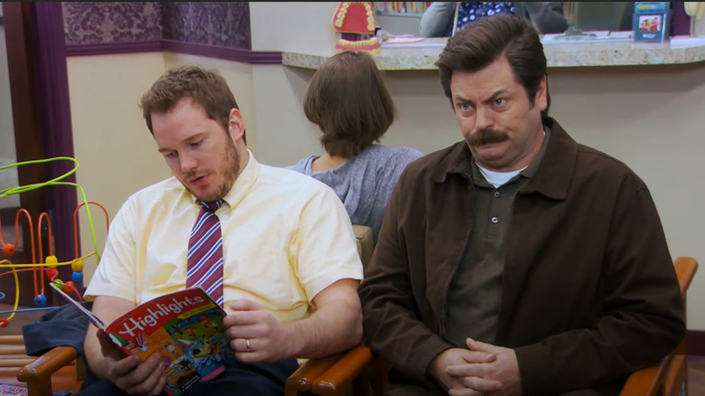 Andy i Ron siedzą razem
