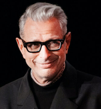Jeff Goldblum zastępuje Hugh Granta w roli Zeusa w Netflixie Greek Mythology Riff 3 jeff goldblum