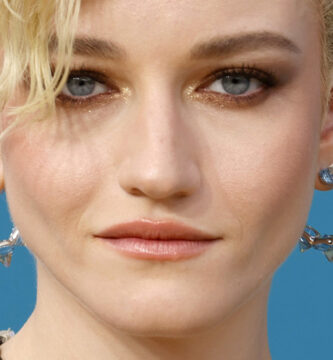 Julia Garner ujawnia, jak granie w Ruth w Ozark zmieniło jej życie 3 l intro 1663044933