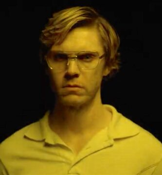 Dahmer Ryana Murphy'ego przeniesie Bridgertonowi drugi sezon do drugiego miejsca w historii serialu anglojęzycznego Netfliksa 1 dahmer trailer netflix evan peters 333x360 1