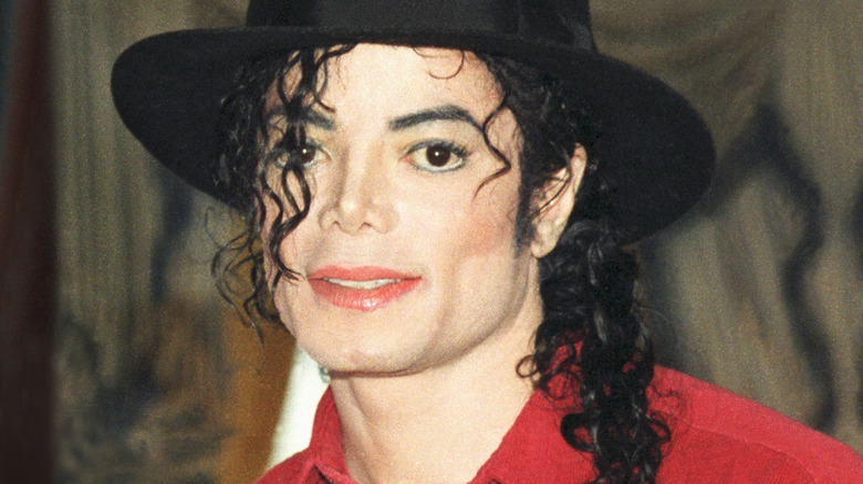 Michael Jackson pozuje do kamer